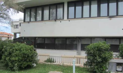 Foto Ufficio in Viale Alcide De Gasperi, Fano Baia Metauro di 527 m²