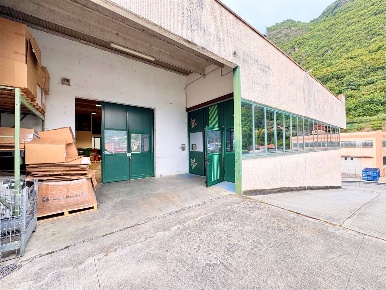 Foto Capannone industriale in Via Santa Rita da Cascia 40, Rogno Centro