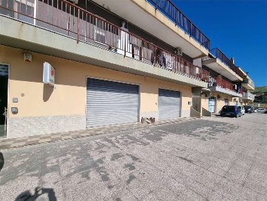 Foto Negozio a Catanzaro di 95 m² con 1 locali in affitto