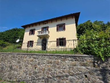 Foto Villa unifamiliare in Via Canale, Castiglione di Garfagnana Cerageto
