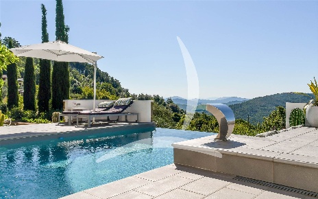 Foto Rustico a Cortona Centro di 400 m² con 12 locali in vendita