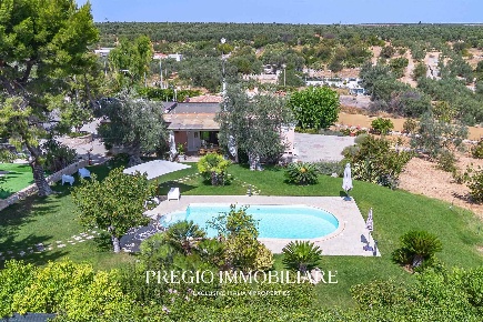 Foto Villa unifamiliare in Strada Vicinale Beltrani III, Trani di 250 m²