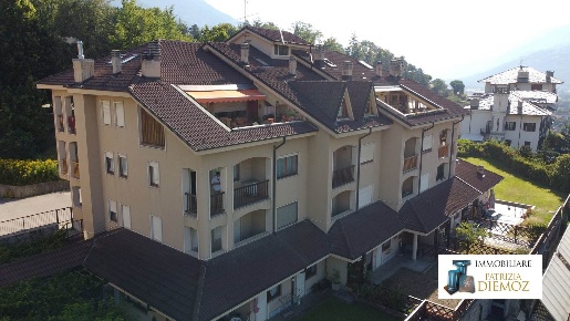 Foto Appartamento in Via Seigneurs de Quart, Aosta Centro di 84 m²
