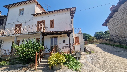 Foto Appartamento a Viterbo San Martino al Cimino - Tobia di 147 m²