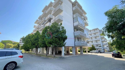 Foto Appartamento a Silvi Silvi Marina di 102 m² con 6 locali in vendita