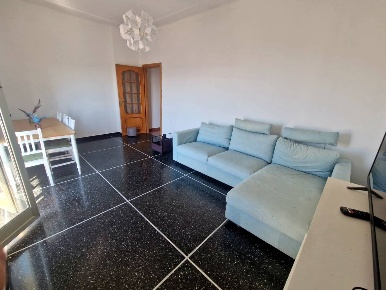 Foto Appartamento in Via Diano Marina, Genova di 100 m² con 6 locali