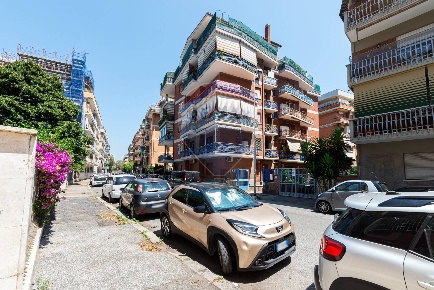 Foto Appartamento in Via Ammiraglio Marzolo, Roma Ostia Levante di 80 m²
