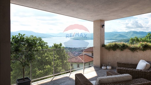 Foto Appartamento in VIA PER GHEVIO, Meina di 87 m² con 3 locali in vendita