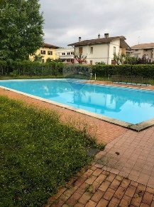 Foto Appartamento a Desenzano del Garda Rivoltella di 85 m² con 3 locali