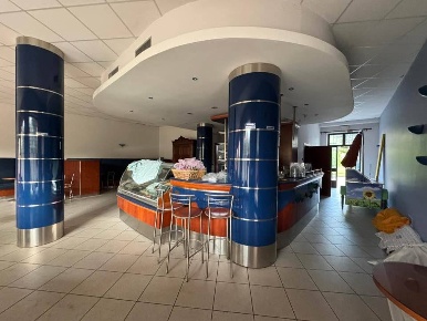 Foto Bar in VIA GELTRUDE BEOLCHI, Cuggiono Centro di 180 m² con 2 locali