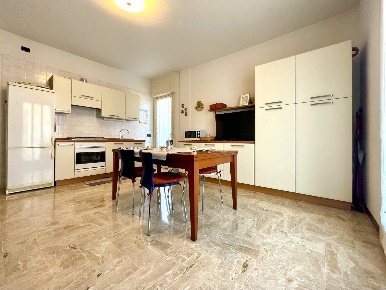 Foto Appartamento in Via San Domenico, Pietra Ligure Centro di 68 m²