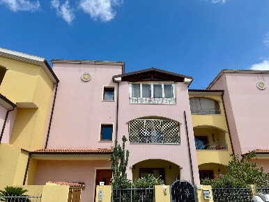 Foto Appartamento in via San Pietroburgo, Olbia di 76 m² con 6 locali