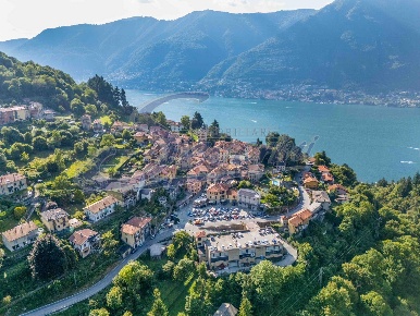 Foto Casa indipendente in Faggeto Lario Molina, Como Molina di 600 m²