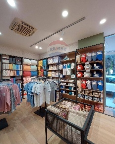 Foto Attività commerciale in Via Adige, Siracusa Gelone - Cadorna di 150 m²