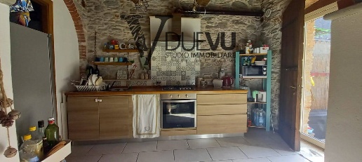 Foto Appartamento in Via Strettoia, Pietrasanta di 92 m² con 6 locali