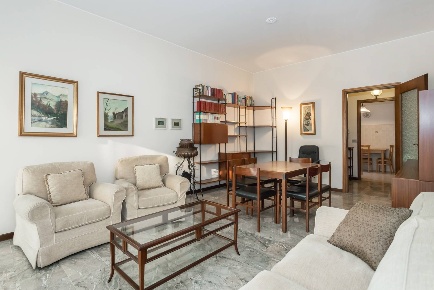 Foto Appartamento in Via Carducci, Bergamo Canovine di 93 m² con 3 locali