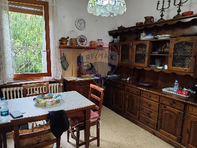 Foto Appartamento in Via Pavone, Ivrea di 106 m² con 4 locali in vendita