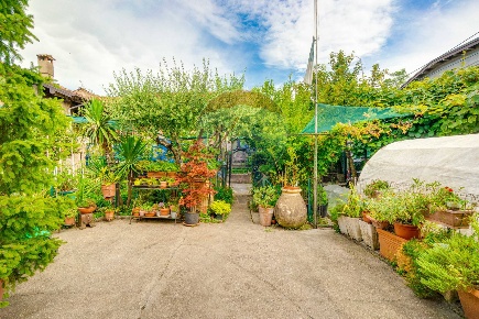 Foto Appartamento in VIA MOLINA, Barasso di 71 m² con 2 locali in vendita