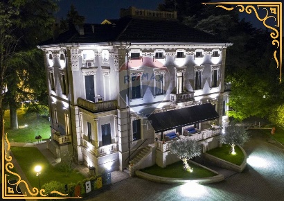Foto Appartamento in VIA ROMA, Gallarate Centro di 500 m² con 5 locali