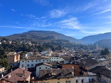 Foto Appartamento a Rovereto di 160 m² con 6 locali in vendita