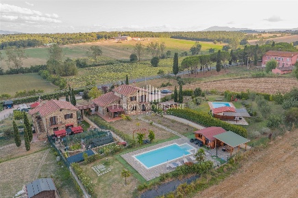 Foto Appartamento in Via Bruno Buozzi 69, Castiglione del Lago di 150 m²