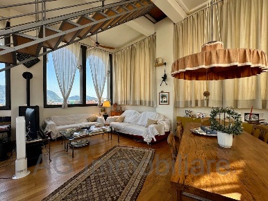 Foto Appartamento in via G.F.B. Riemann 12, Verbania Intra di 190 m²