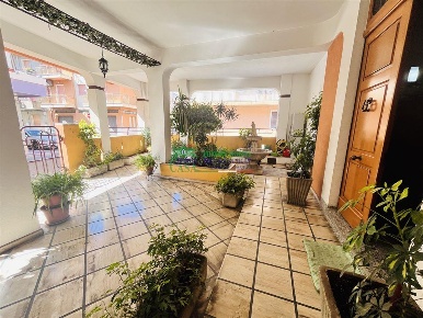Foto Casa indipendente in Via Vicenza, Vittoria Centro di 755 m² in vendita