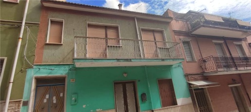 Foto Casa indipendente in -, San Nicandro Garganico di 54 m² con 10 locali