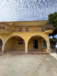 Foto Appartamento in Via 25 Salme 23, Casteldaccia di 150 m² con 7 locali