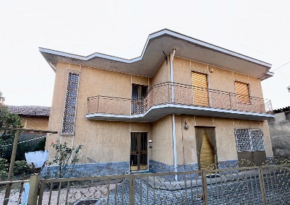 Foto Villa bifamiliare in Via trieste 10, Tromello Centro di 231 m²