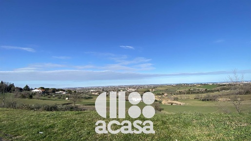 Foto Rustico a Santarcangelo di Romagna di 400 m² con 18 locali in vendita