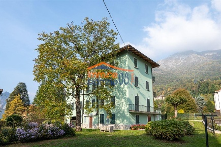 Foto Appartamento a Barzio Centro di 70 m² con 3 locali in vendita