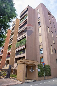Foto Appartamento in via Bossi, Saronno di 159 m² con 4 locali in vendita