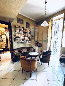 Foto Appartamento a Sanremo Porto Vecchio di 190 m² con 8 locali in vendita