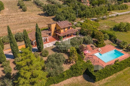 Foto Villa a schiera in Località Croce 26, Castiglione del Lago Pozzuolo