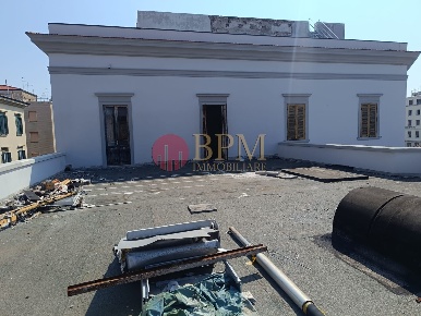 Foto Appartamento in Via dei Fulgidi 4, Livorno di 300 m² con 8 locali