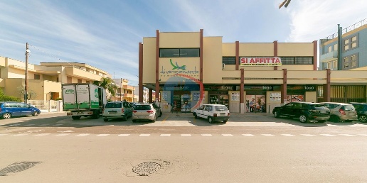 Foto Locale commerciale in Via Pietro Bonfante 63, Nardò Centro di 1600 m²