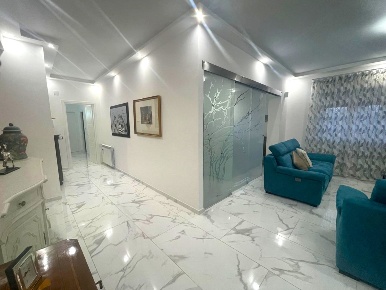 Foto Appartamento in Via Leonardo da Vinci 302, Palermo di 214 m²