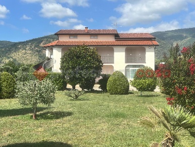 Foto Casa indipendente in Via San Leonardo Filieri snc, Cassino di 500 m²