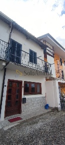 Foto Appartamento in Cantone Bevolo 58, Ivrea di 80 m² con 4 locali