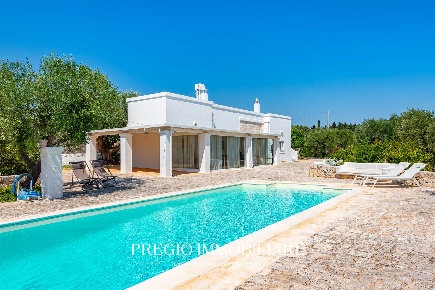 Foto Villa unifamiliare in Contrada Camastra, Ostuni di 120 m² con 4 locali