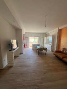 Foto Appartamento a Civitanova Marche Centro di 140 m² con 6 locali