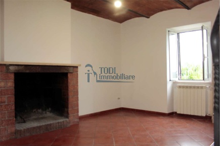 Foto Case indipendenti in Via Castello, Todi Centro di 70 m² con 4 locali