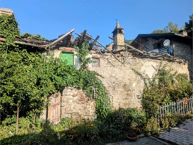 Foto Rustico in VOISINAL, Verrayes Centro di 200 m² con 10 locali