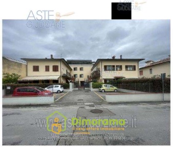 Foto Appartamento a Pistoia di 137 m² con 5 locali in vendita