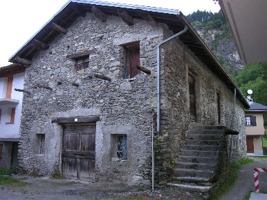 Foto Rustico a Campodolcino di 400 m² con 12 locali in vendita