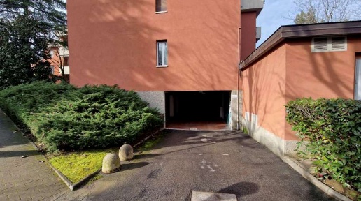 Foto Box in Via Del Lavoro, Casalecchio di Reno Centro, Marullina di 20 m²