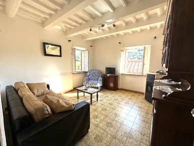 Foto Villa a schiera a Camaiore Camaiore Paese di 100 m² con 4 locali