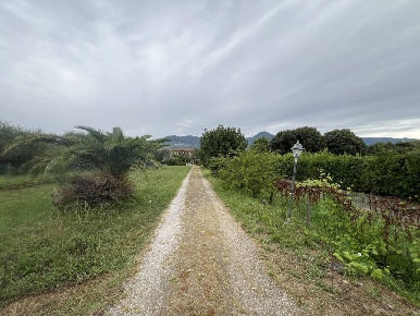Foto Casa indipendente a Pietrasanta di 75 m² con 5 locali in vendita