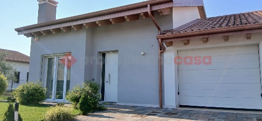 Foto Villa bifamiliare in Santa Eugenia, Pressana Centro di 170 m²